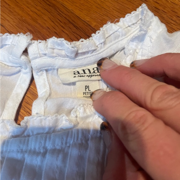 a.n.a White Peasant Feminine Flutter Sleeve Blouse Petite Large - Picture 3 of 6